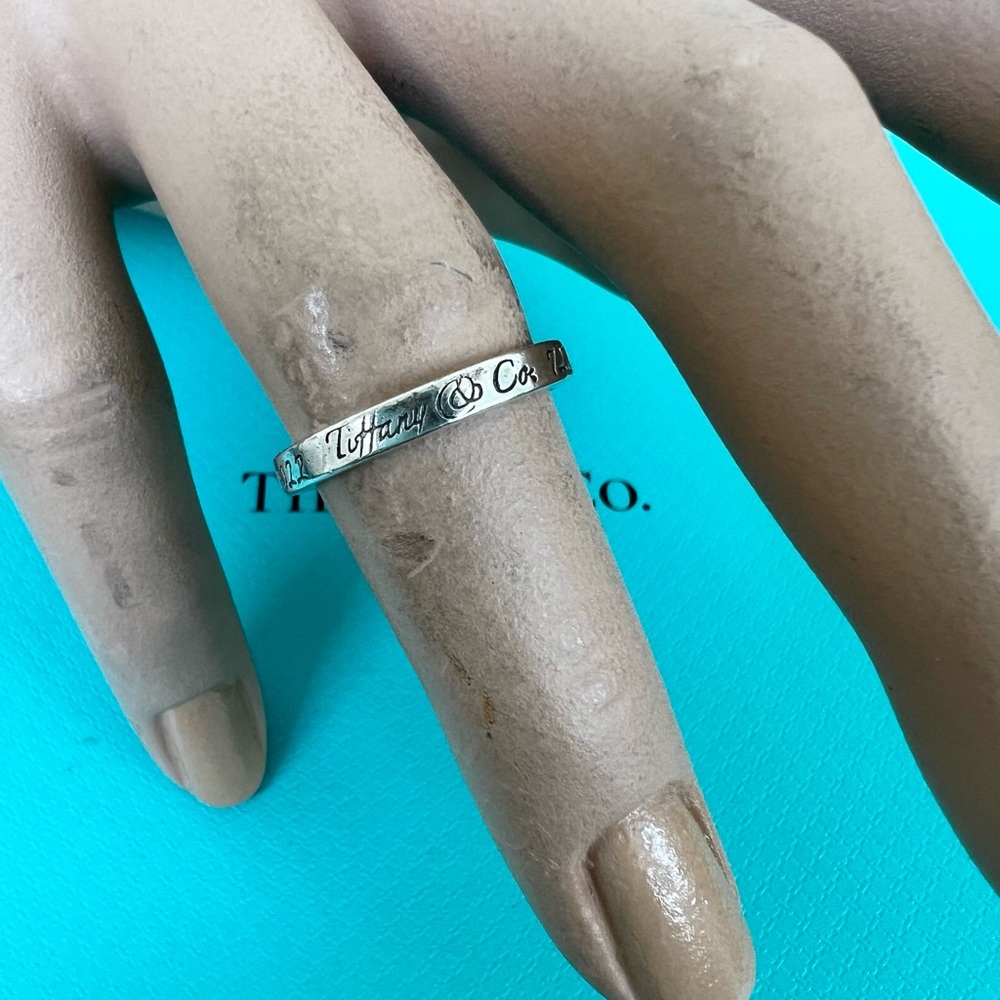 🔴🆑DEAL OF THE WEEK🆑Authentic TIFFANY & CO Fifth Avenue Notes Ring/Band🔴